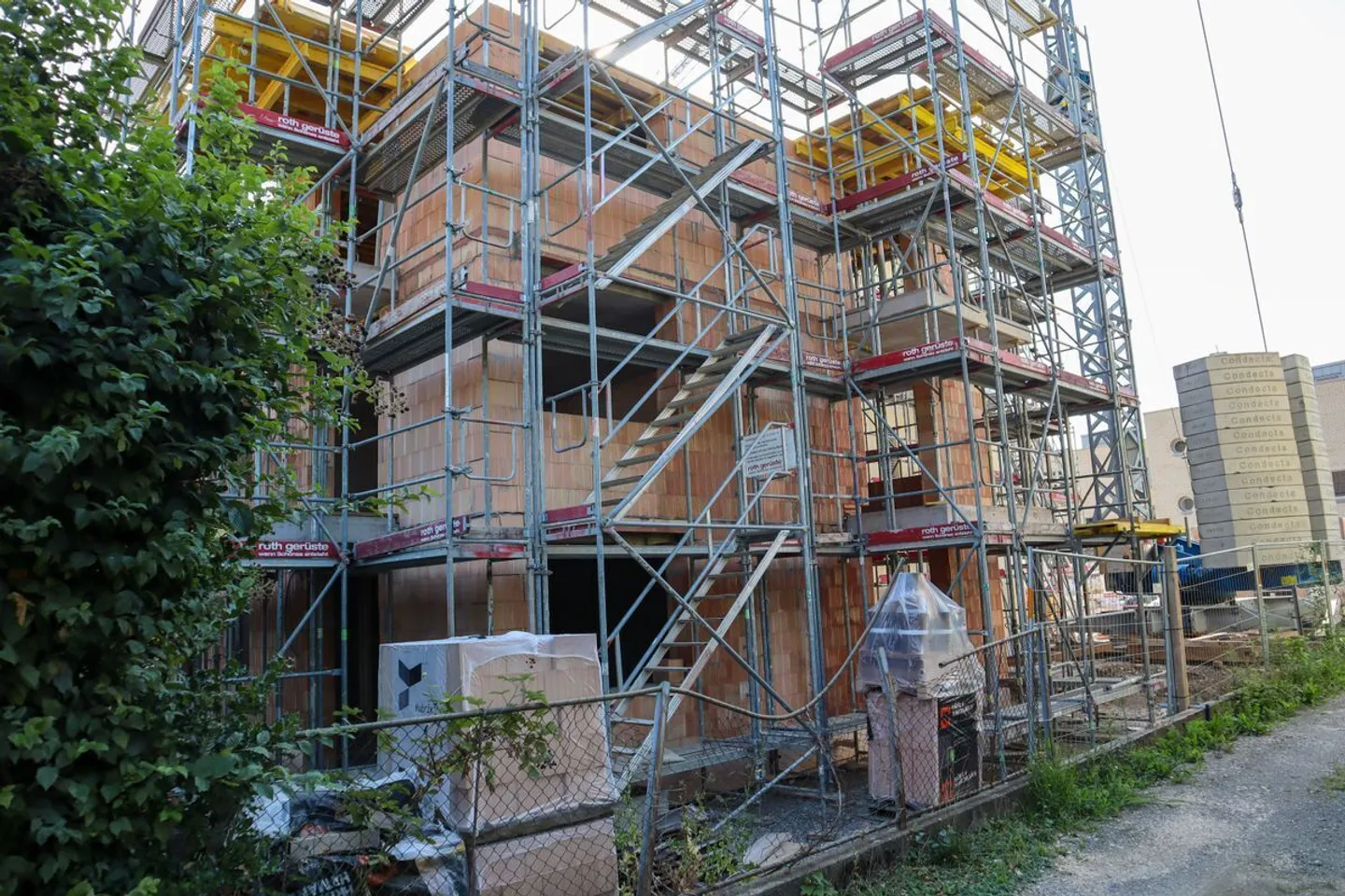 New construction: modern studios for rent - Photo 6 of 9