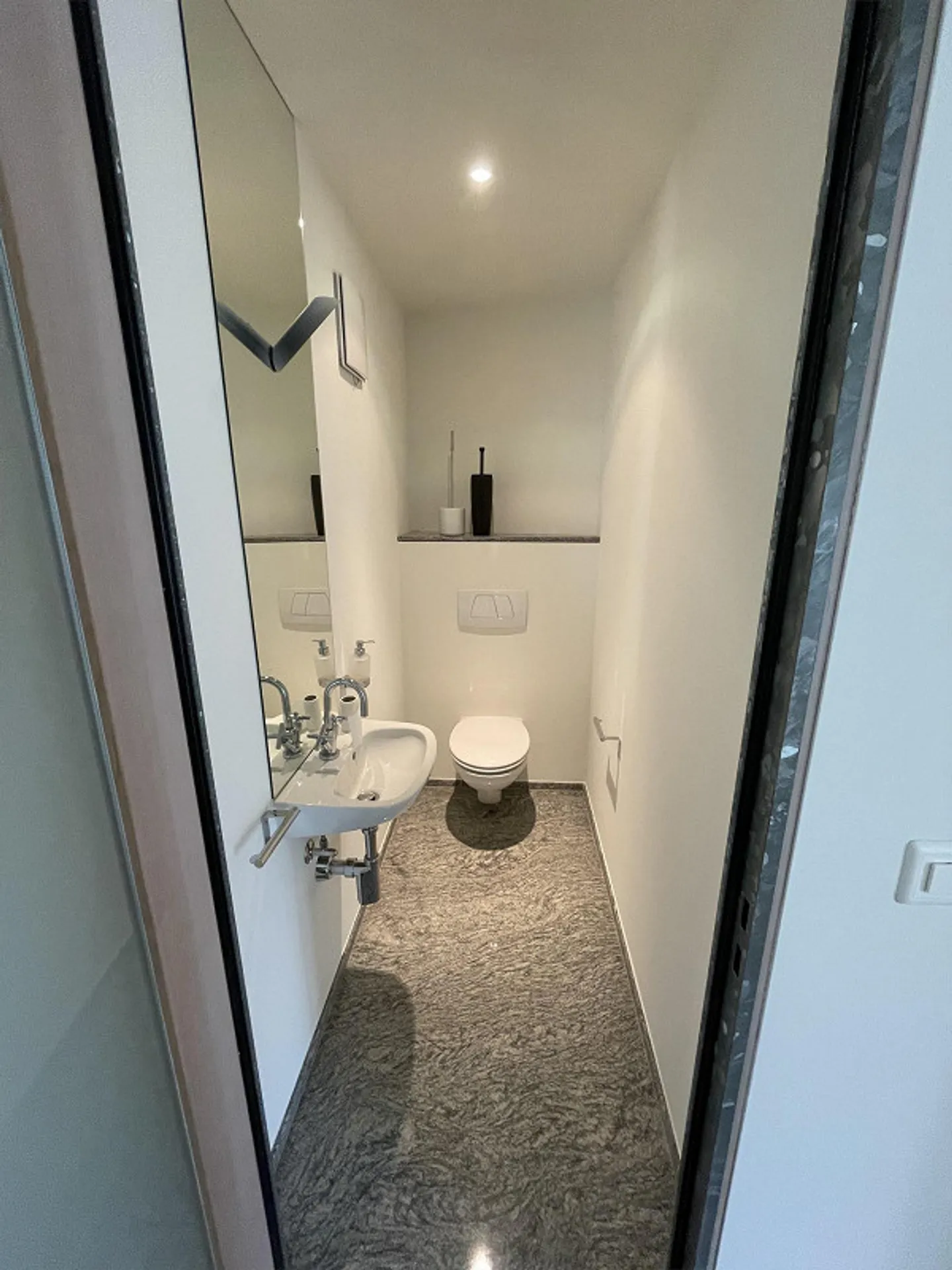 Luxurious 4.5 Maisonette Apartment in Binningen for Rent - Photo 21 of 27