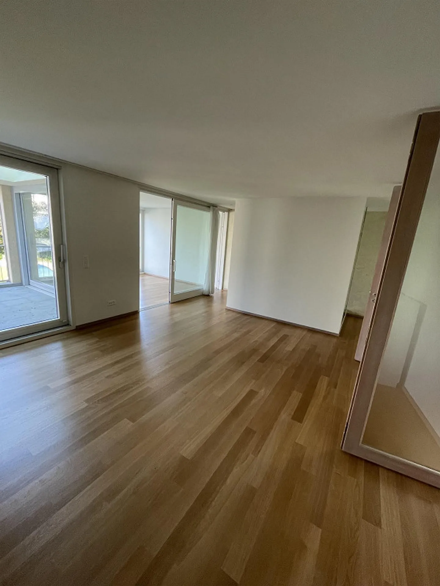 Luxurious 4.5 Maisonette Apartment in Binningen for Rent - Photo 16 of 27
