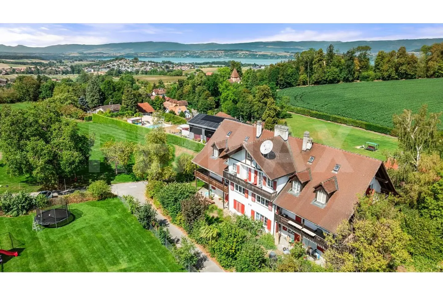 APPARTEMENT RÉNOVÉ DE 4 PIÈCES AVEC BALCON XXL ET CADRE IDYLLIQUE - Photo 1 sur 13