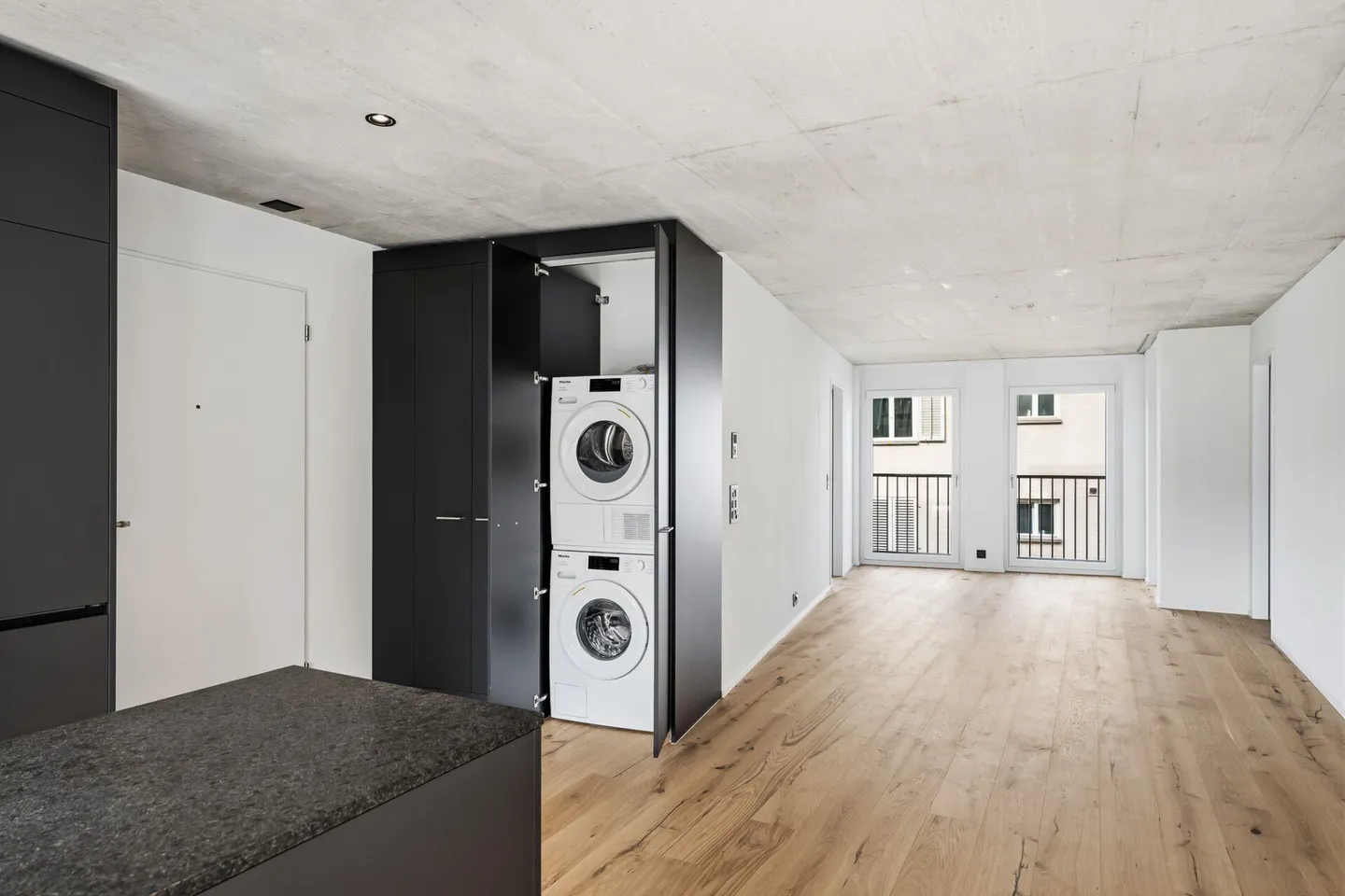 Stylish 4.5-Room Apartment - Photo 4 of 12