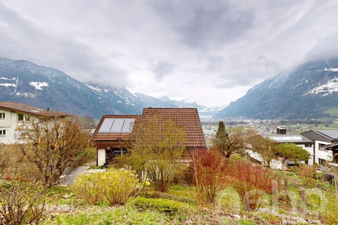 Casa familiare con vista mozzafiato - Foto 4 di 12