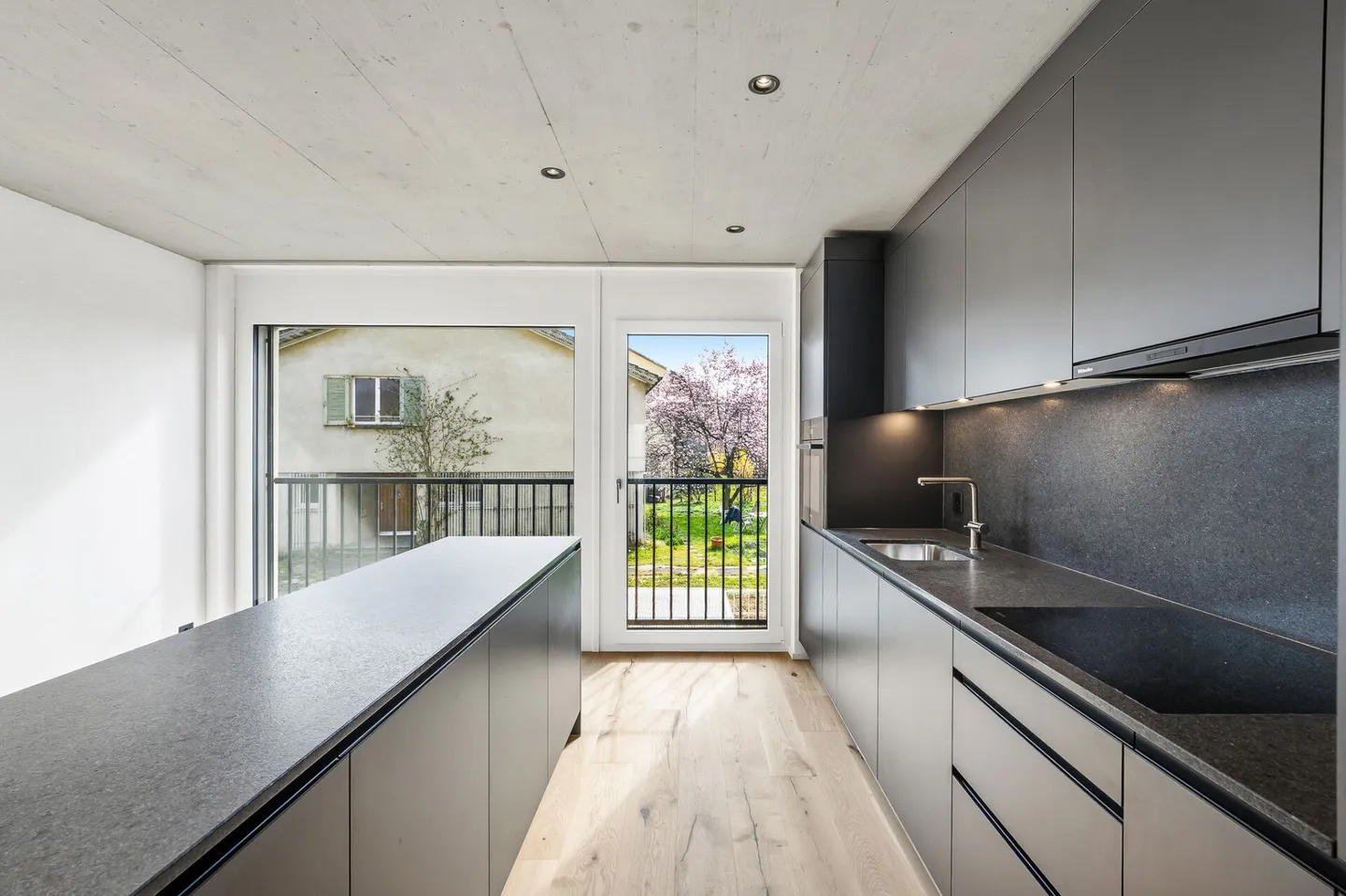 Stylish 4.5-Room Apartment - Photo 1 of 12