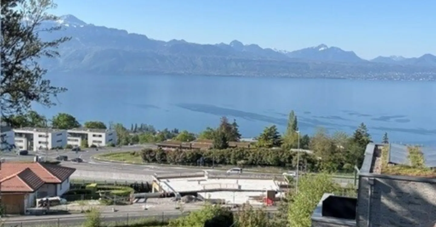 Schöne 3,5-Zimmer-Wohnung mit schönem Blick auf den See und die Berge - Foto 2 von 9
