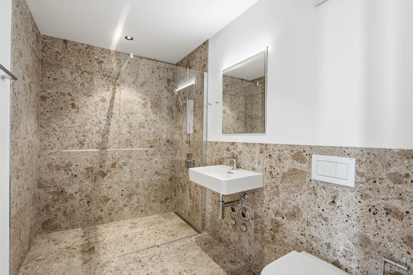 Stylish 4.5-Room Apartment - Photo 7 of 12