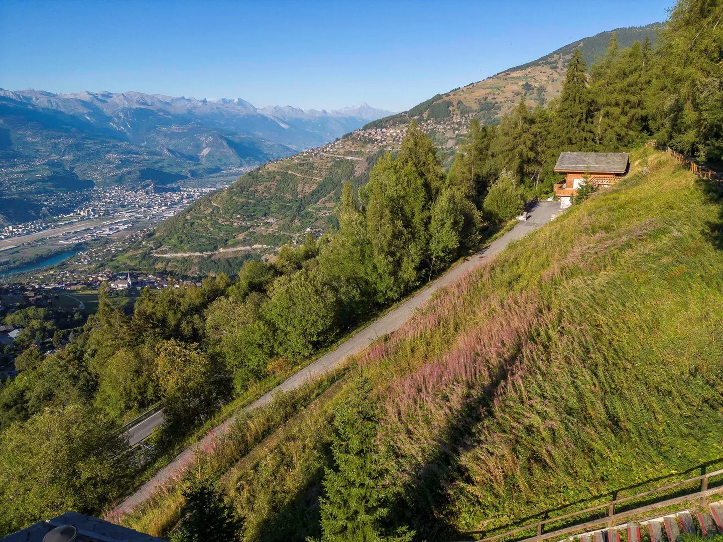 Two building plots, free of mandate with access to the Bisse - Photo 1 of 12