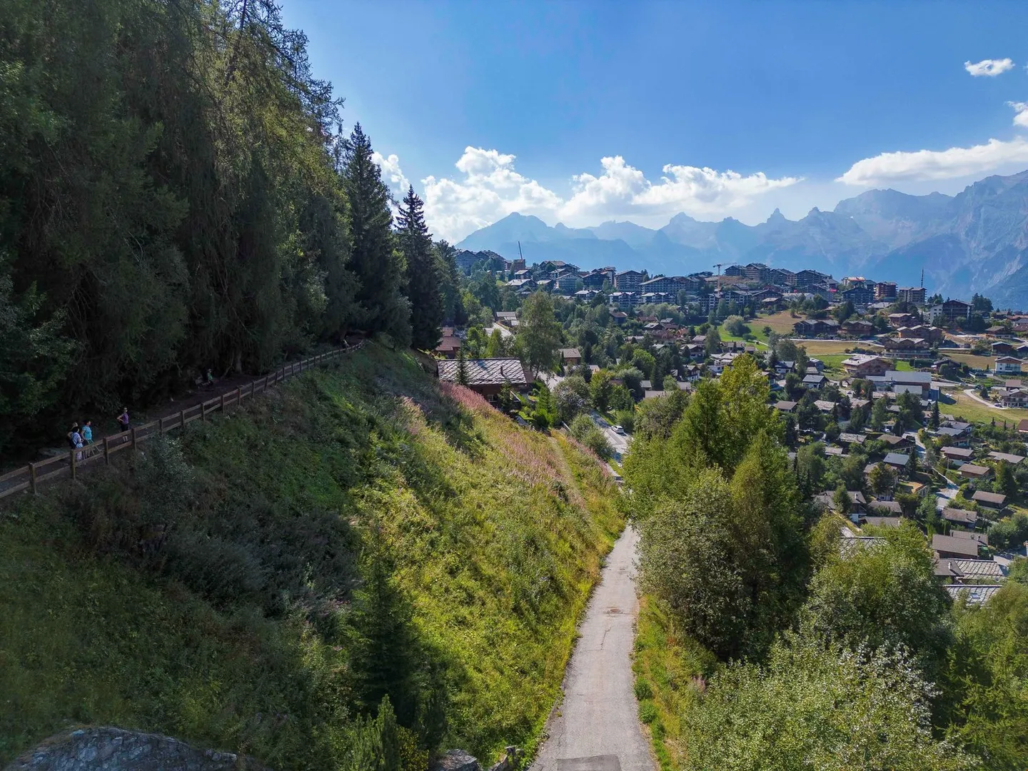 Two building plots, free of mandate with access to the Bisse - Photo 9 of 12