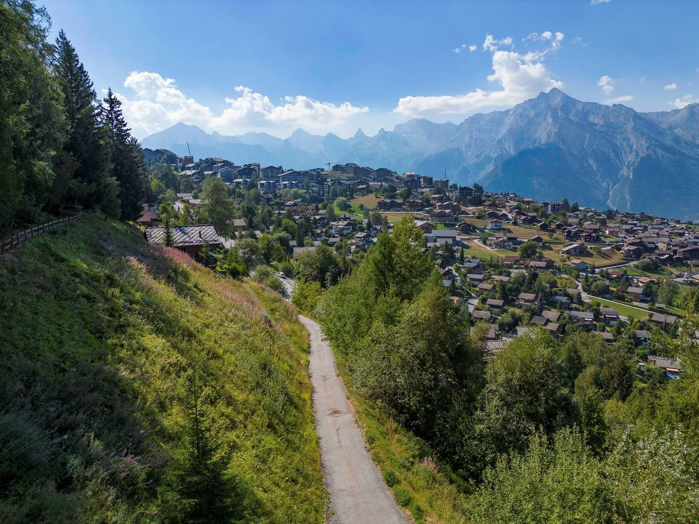 Two building plots, free of mandate with access to the Bisse - Photo 10 of 12