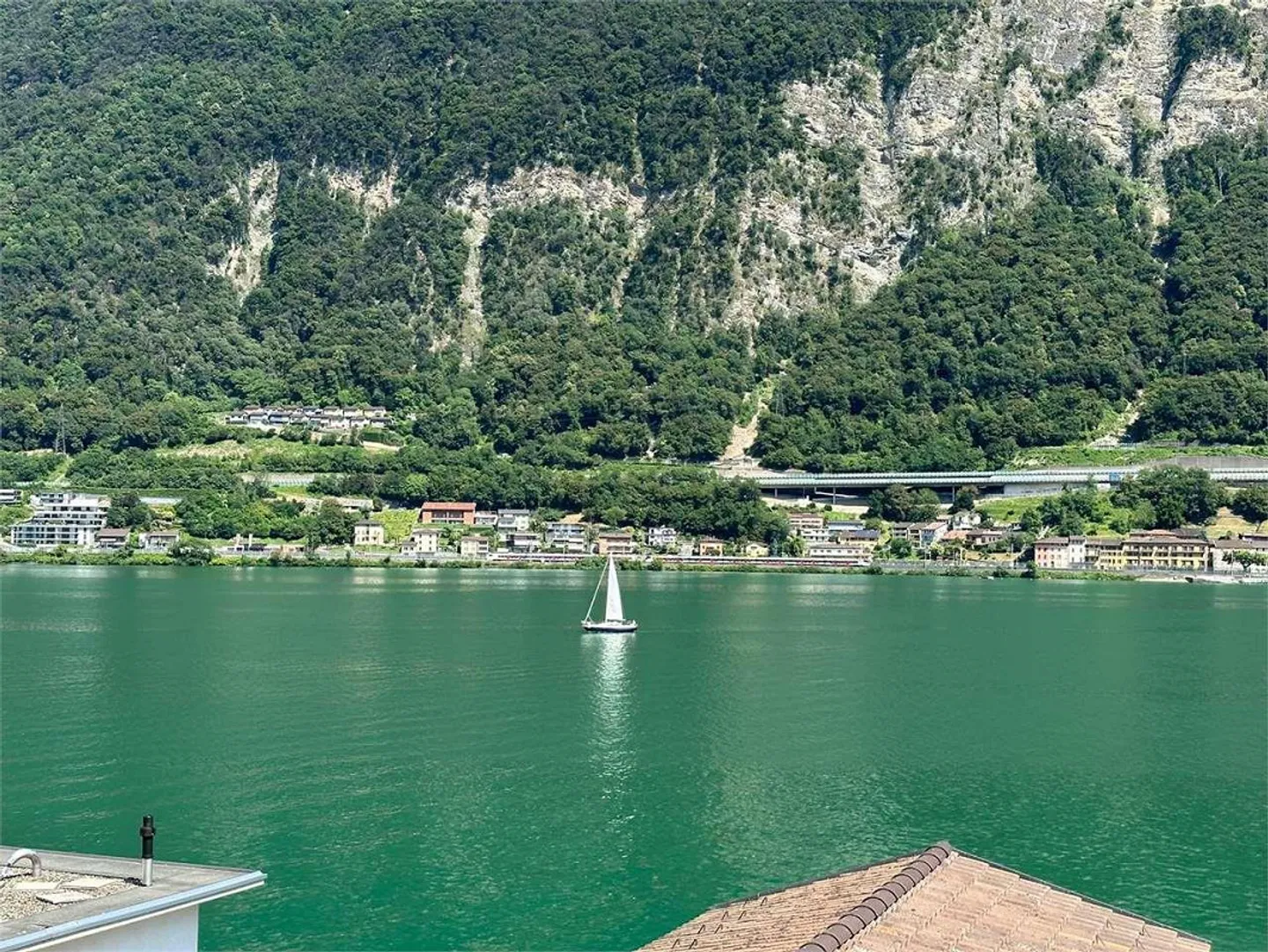 RIVA SAN VITALE - DUE APPARTAMENTI DIRETTAMENTE A LAGO CON MERAVIGLIOS - Photo 1 sur 13