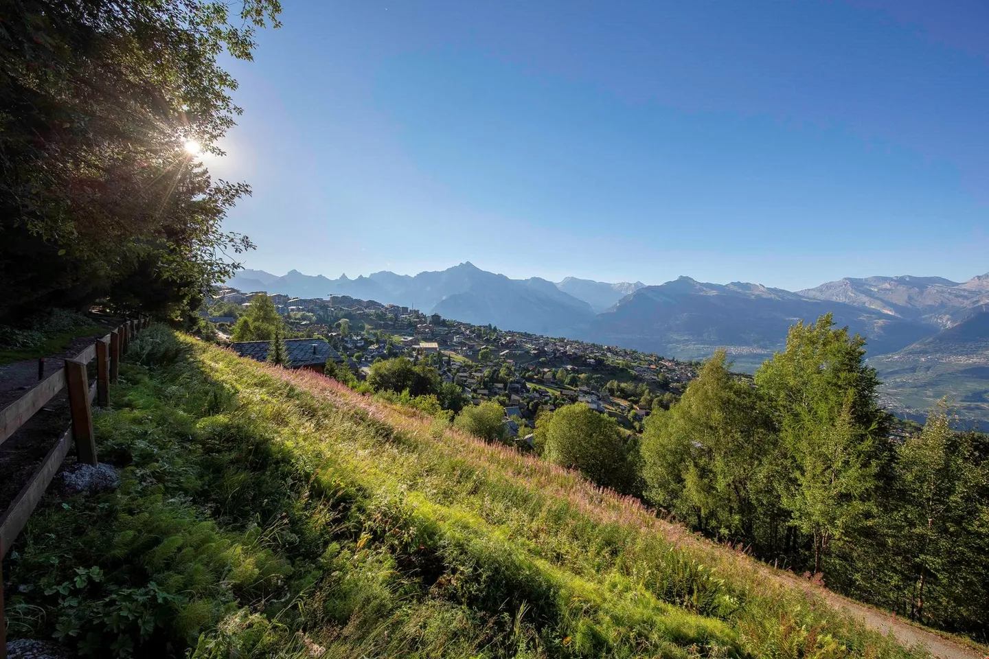 Two building plots, free of mandate with access to the Bisse - Photo 7 of 12