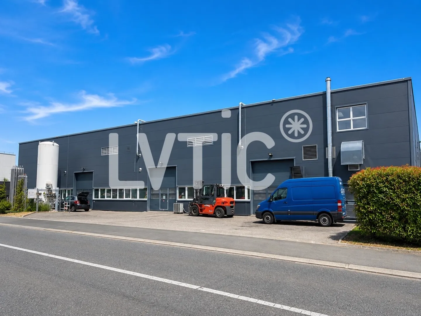 Edificio industriale di 2295 m2 su un lotto di 6370 m2 in vendita a Yverdon - Foto 3 di 12