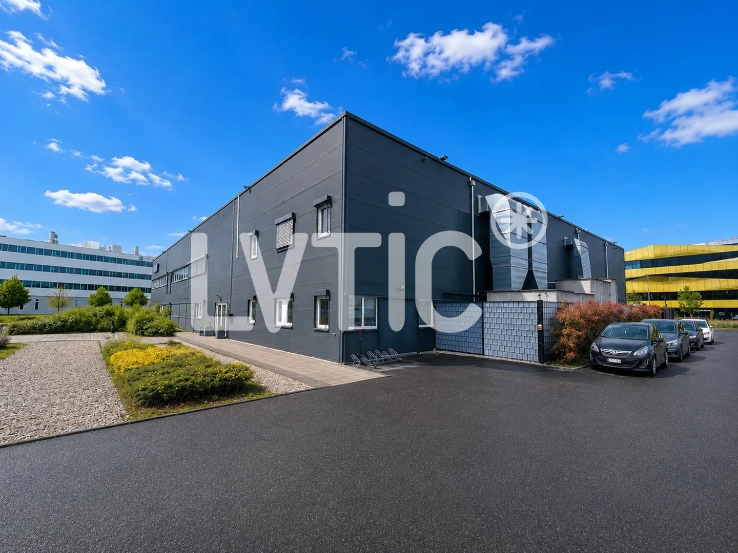 Edificio industriale di 2295 m2 su un lotto di 6370 m2 in vendita a Yverdon - Foto 5 di 12