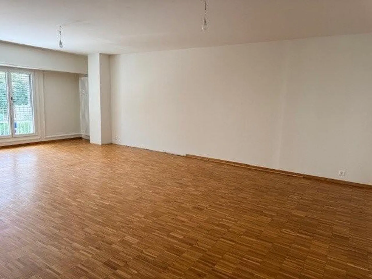 Appartement Charmant avec Terrasse - Photo 3 sur 8