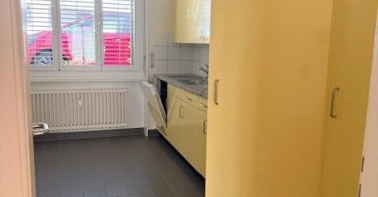 Appartement Charmant avec Terrasse - Photo 4 sur 8