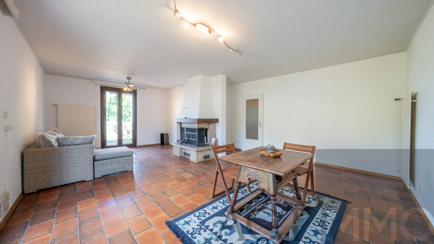 Maison Charmante avec Jardin - Photo 2 sur 6