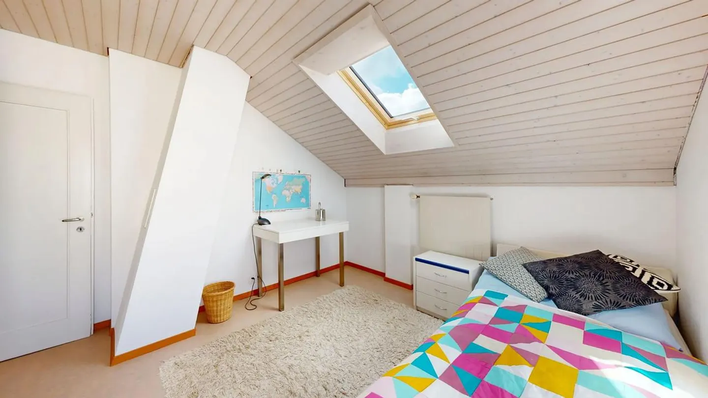 Freistehendes Einfamilienhaus mit Garten - Foto 10 von 21