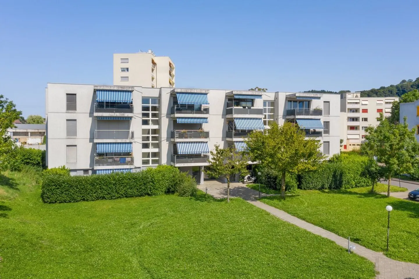 Appartamento spazioso con balcone - Foto 1 di 8