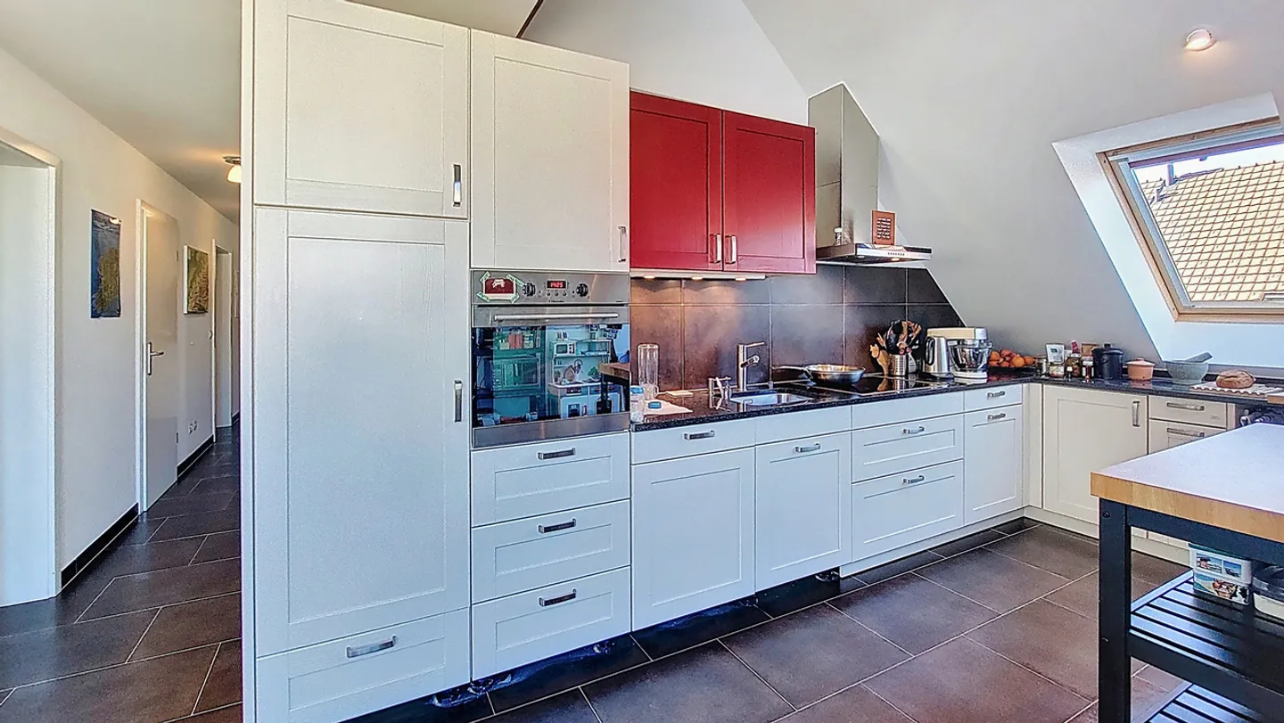 Appartamento 5.5 locali di circa 166 m2 in mansarda a Cheyres / FR - Foto 2 di 19