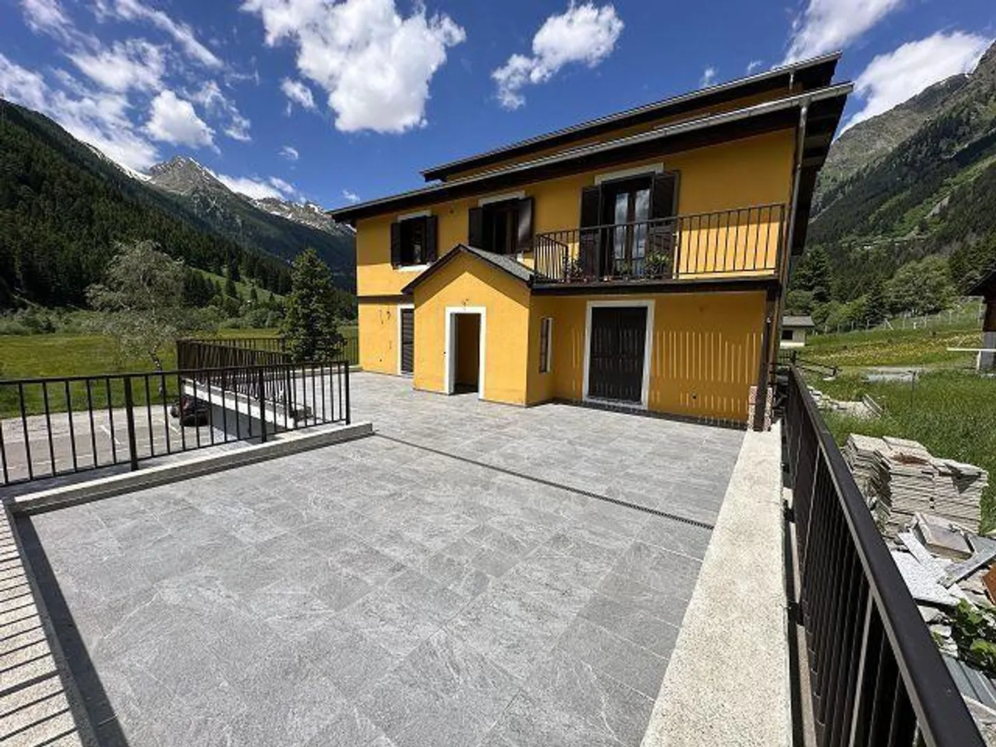 Albergo Moesa in una posizione molto tranquilla e soleggiata con vista - Foto 20 di 34