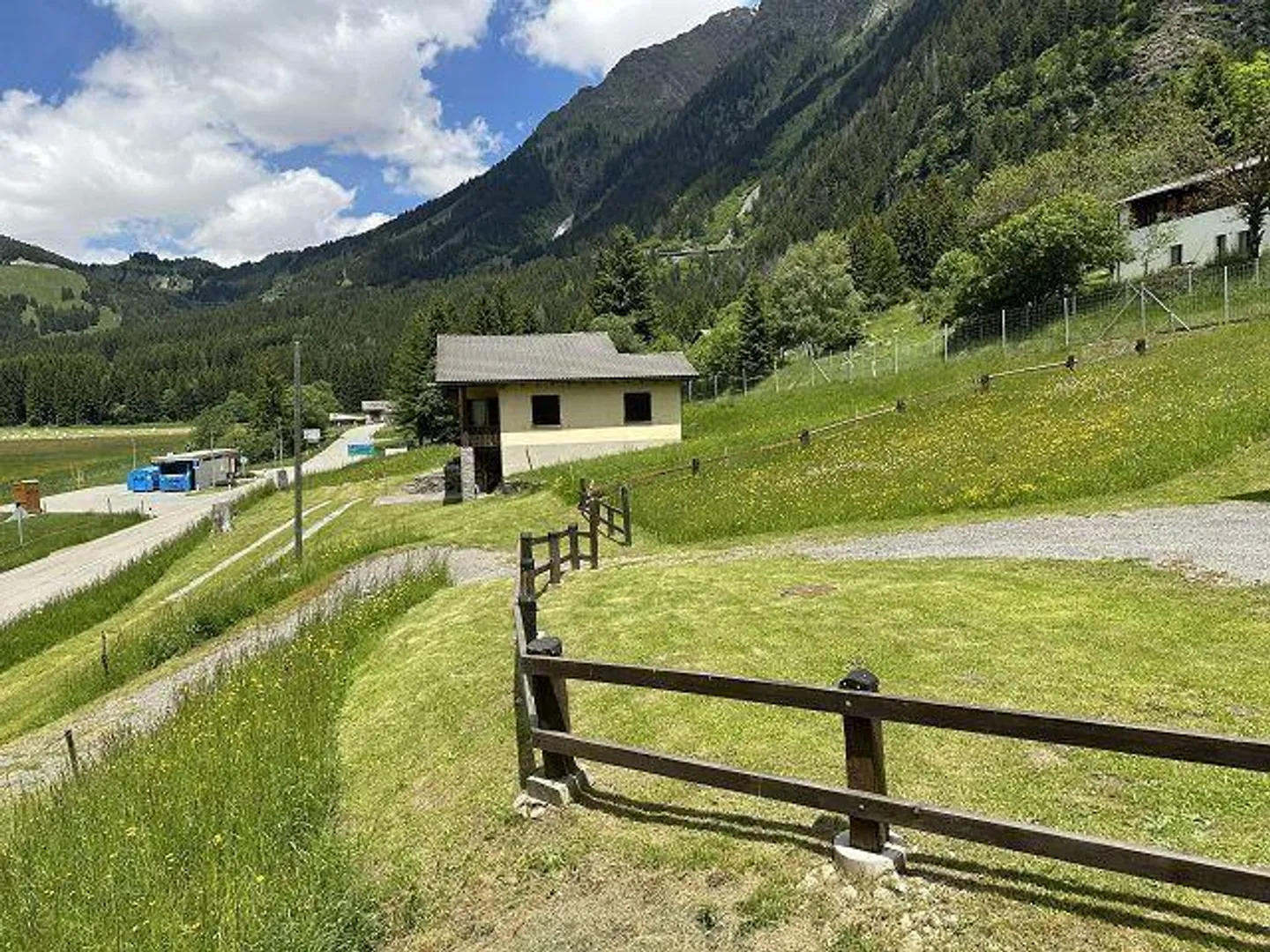 Albergo Moesa in una posizione molto tranquilla e soleggiata con vista - Foto 25 di 34