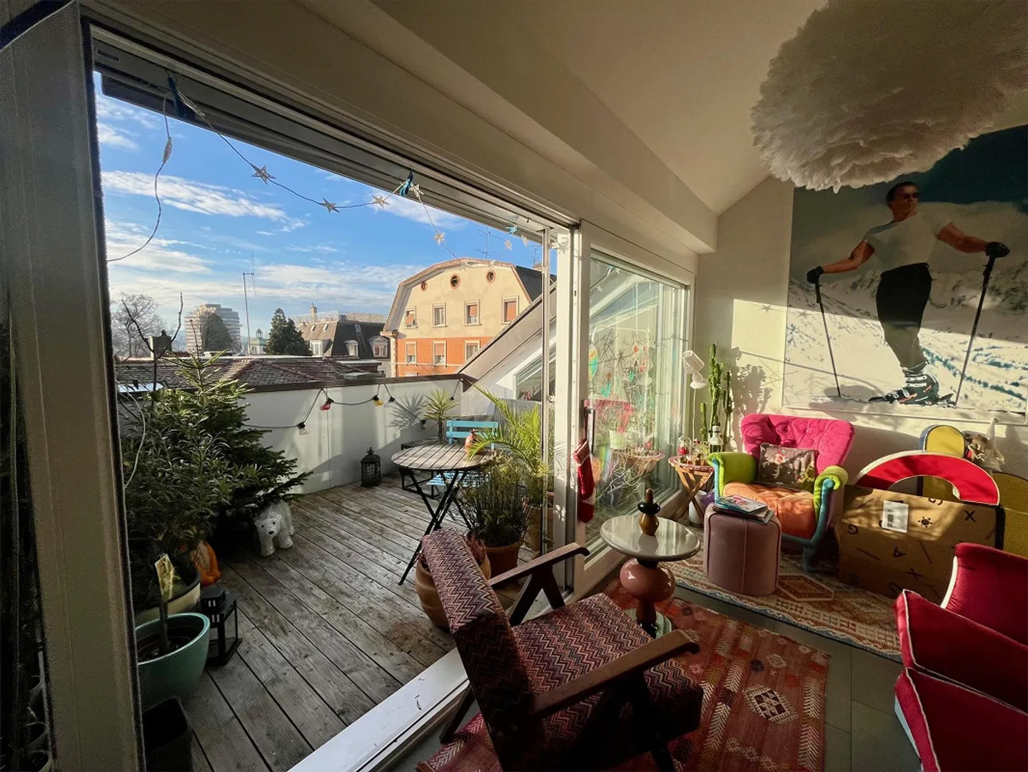 Sehr helle und ruhige 2,5-Zimmer-Attika-Wohnung mit Terrasse, traumhaftem Ausblick & Parkplatz - Foto 2 von 12