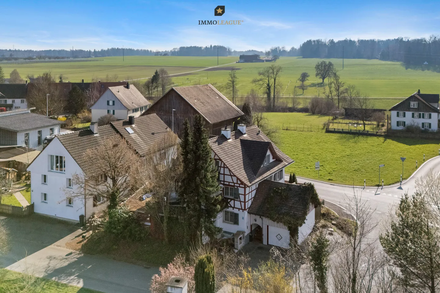 Charmantes Riegelhaus mit zeitloser Ausstrahlung - Photo 4 sur 7