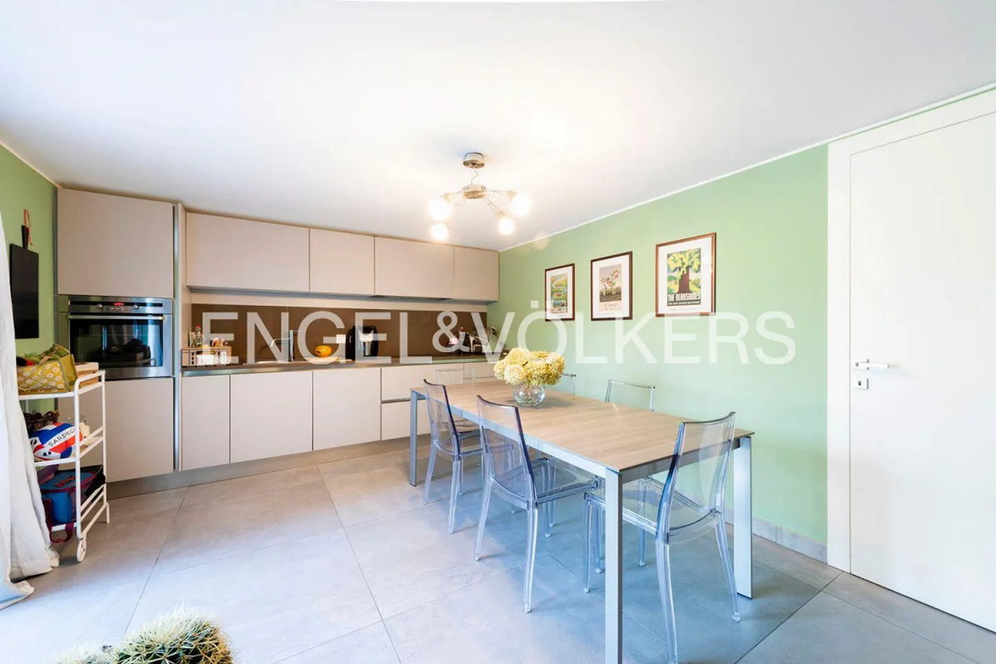 Moderne Design-Villa mit Pool - Foto 13 von 13