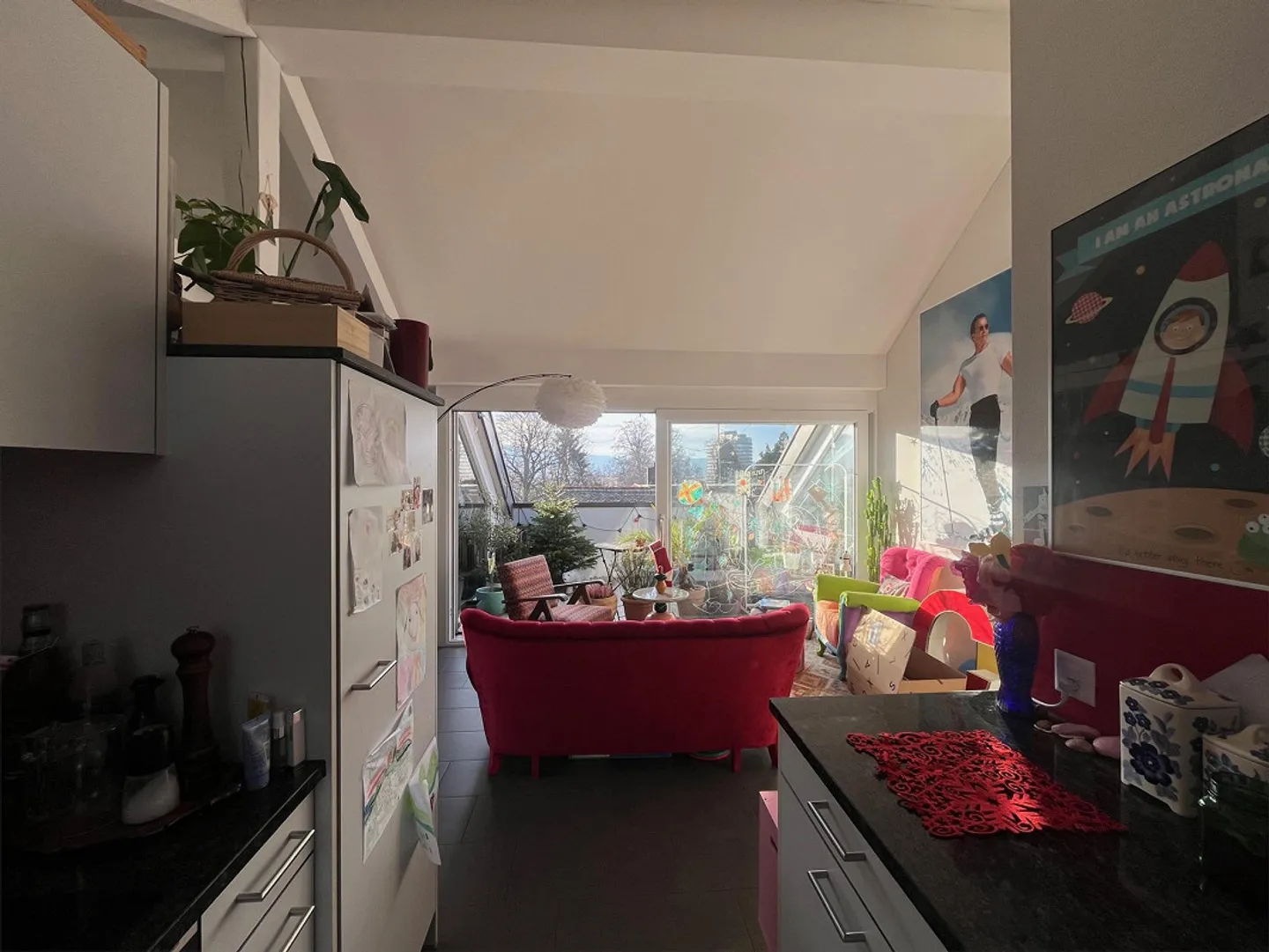 Sehr helle und ruhige 2,5-Zimmer-Attika-Wohnung mit Terrasse, traumhaftem Ausblick & Parkplatz - Foto 5 von 12