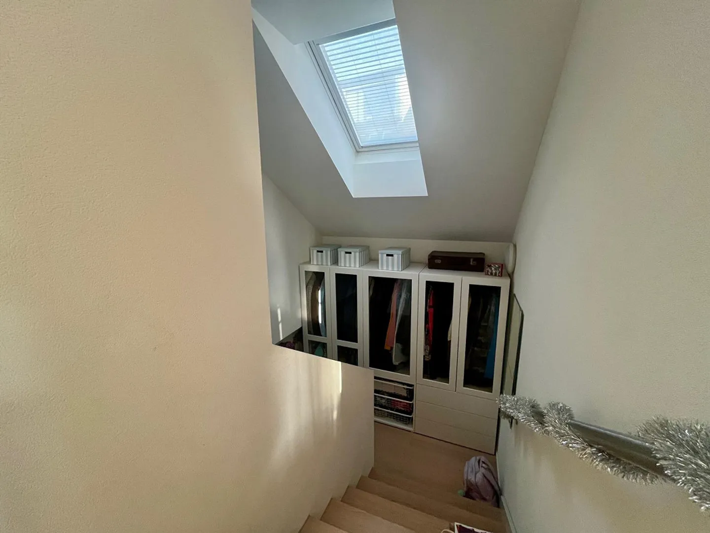 Sehr helle und ruhige 2,5-Zimmer-Attika-Wohnung mit Terrasse, traumhaftem Ausblick & Parkplatz - Foto 10 von 12