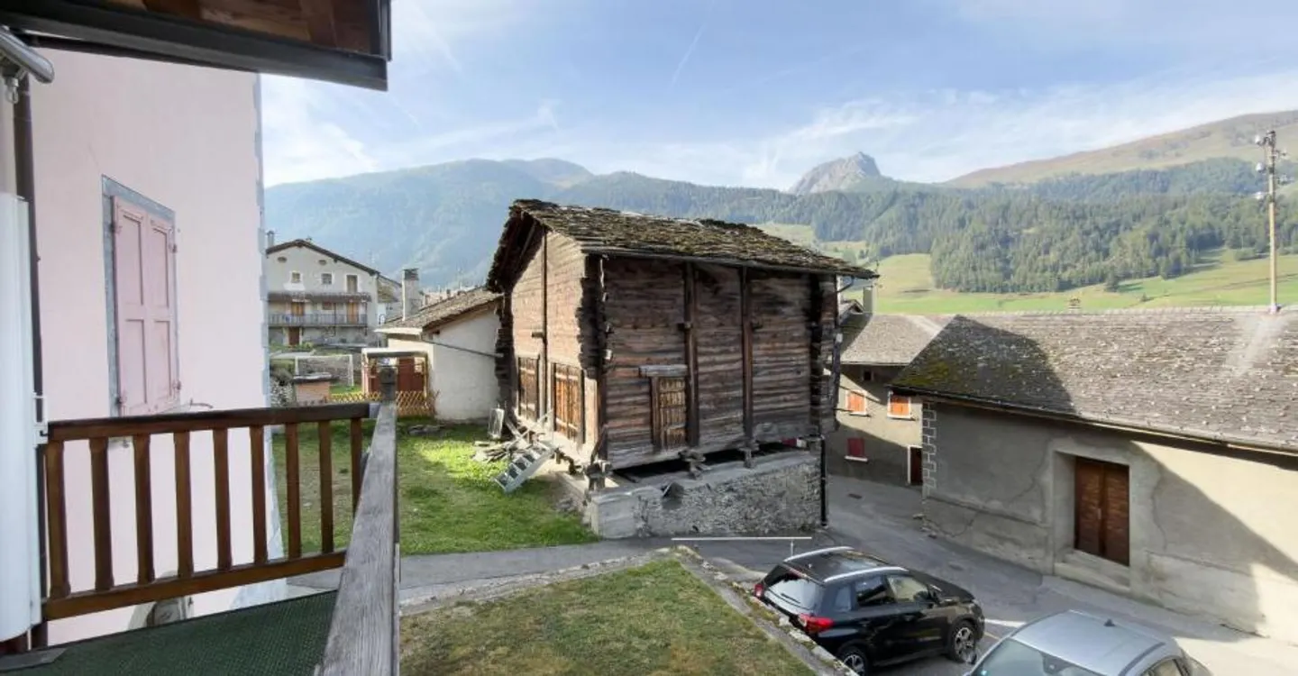 Bel appartamento con balcone - Foto 8 di 9