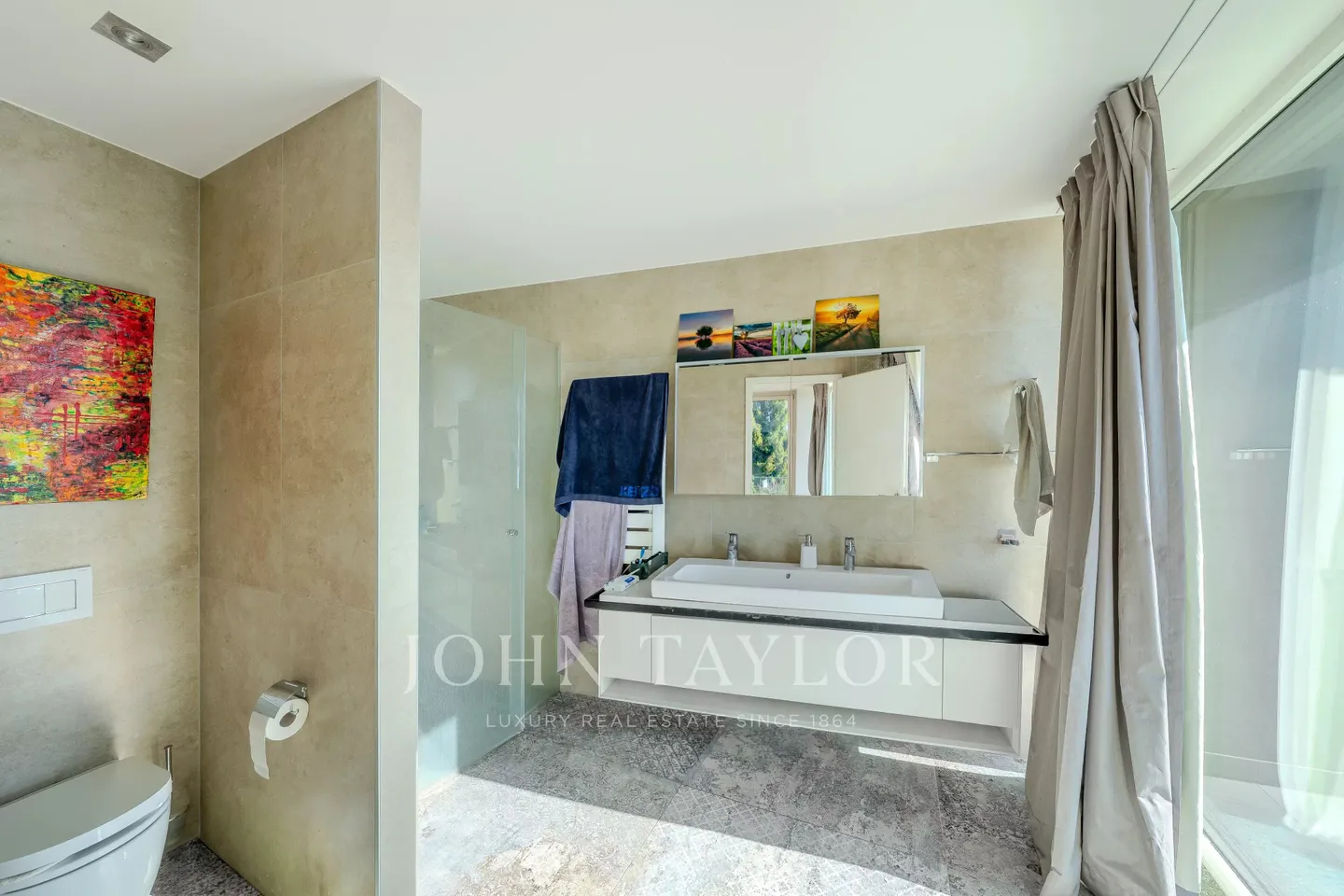 Contemporary villa with panoramic view in Brent - Photo 2 of 7