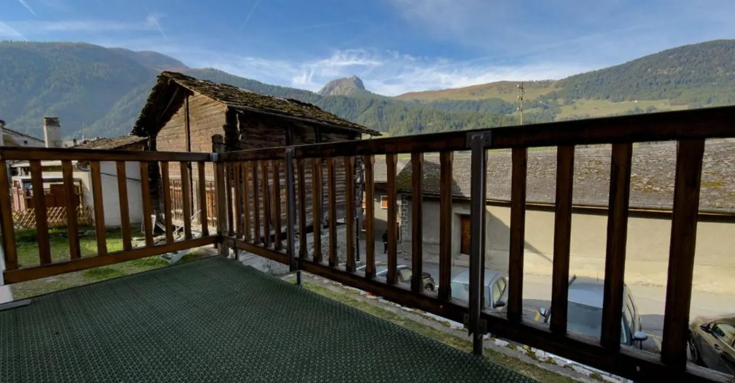 Bel appartamento con balcone - Foto 1 di 9
