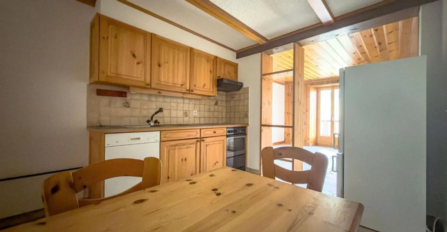 Bel appartamento con balcone - Foto 3 di 9