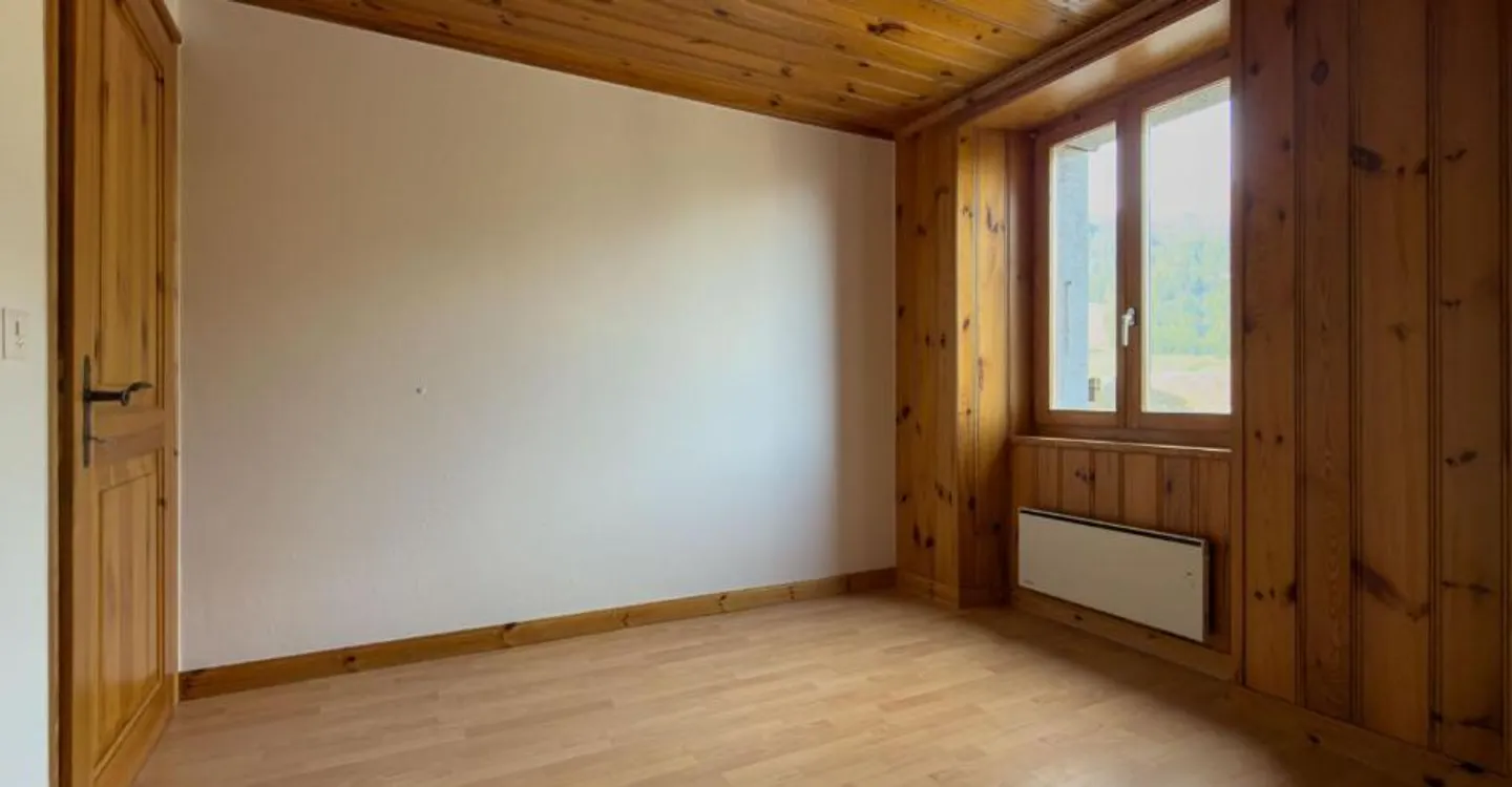 Bel appartamento con balcone - Foto 5 di 9