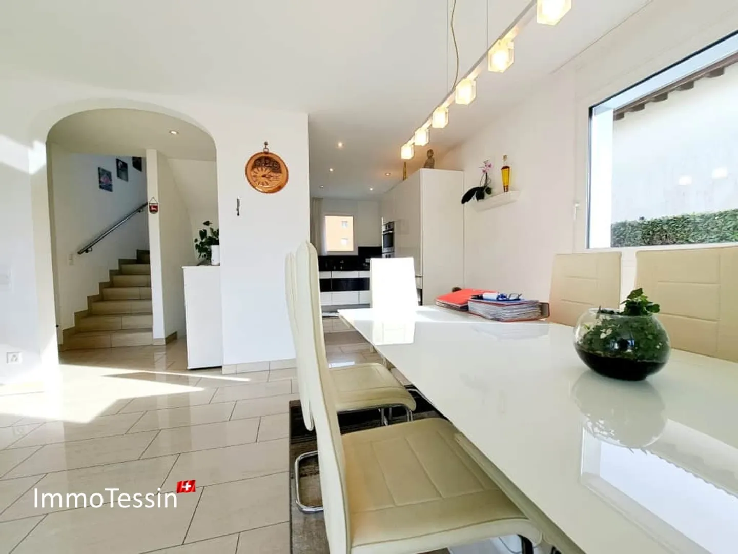 Beautiful and nearly new villa with large garden & pergola in a good location with all comforts - Photo 8 of 13