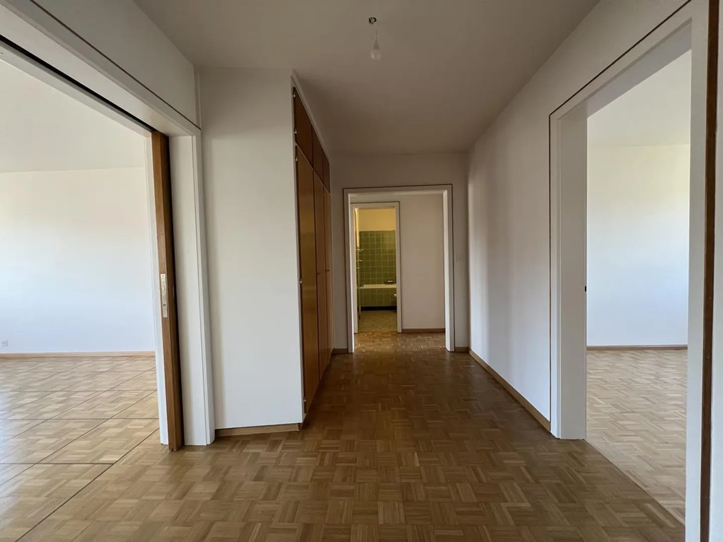 Appartamento familiare amichevole nella migliore posizione a Binningen - Foto 2 di 8