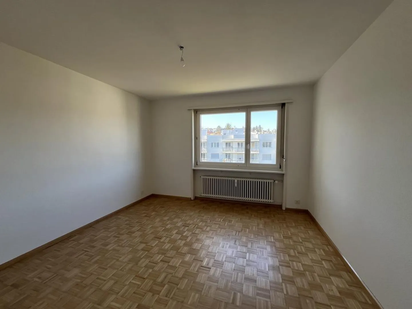 Appartamento familiare amichevole nella migliore posizione a Binningen - Foto 3 di 8