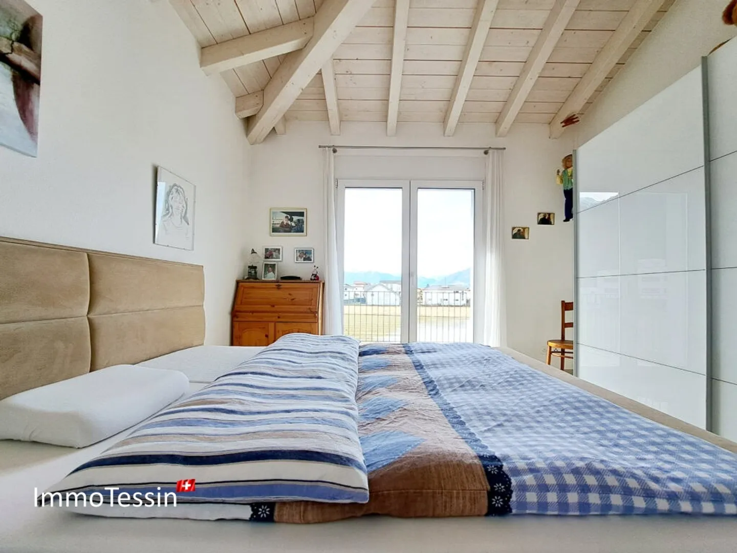 Beautiful and nearly new villa with large garden & pergola in a good location with all comforts - Photo 12 of 13