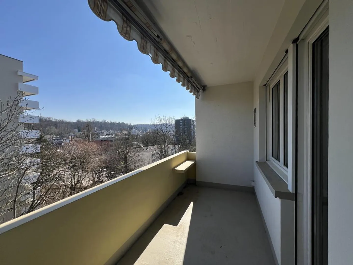 Appartamento familiare amichevole nella migliore posizione a Binningen - Foto 5 di 8