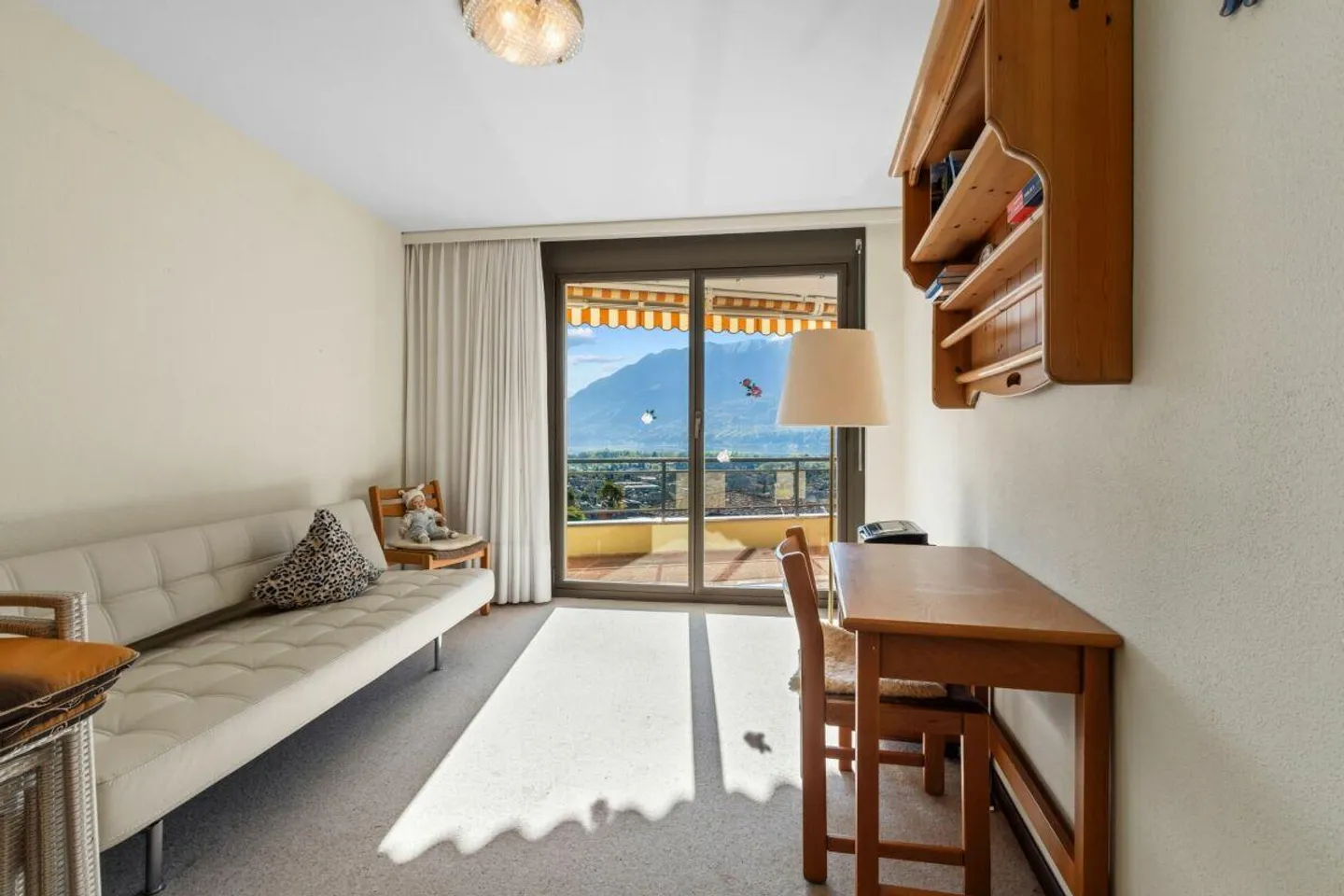 3.5-room apartment with covered terrace and beautiful lake view - Photo 10 of 13