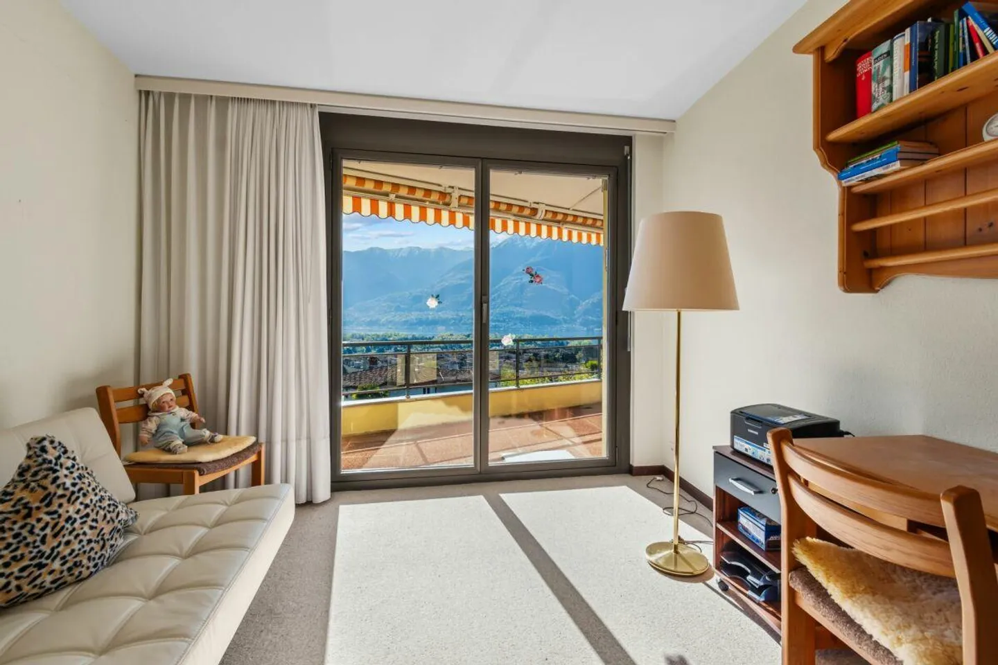 3.5-room apartment with covered terrace and beautiful lake view - Photo 11 of 13