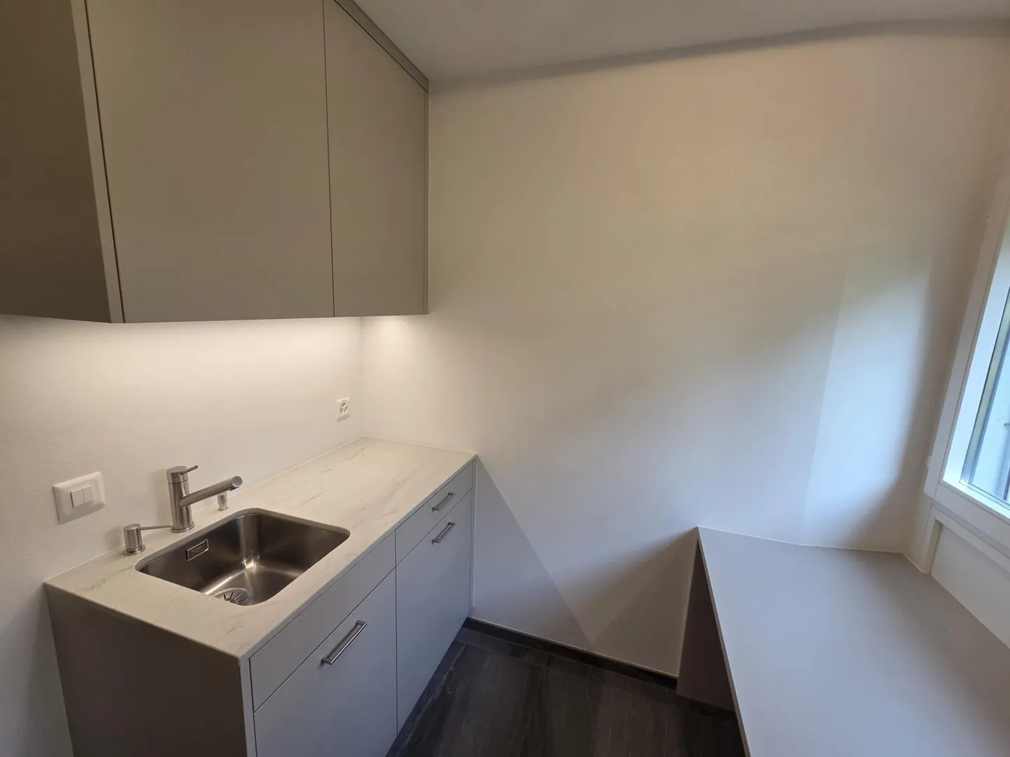 Completely Renovated Medical Practice Room in the Heart of the City - Photo 4 of 8