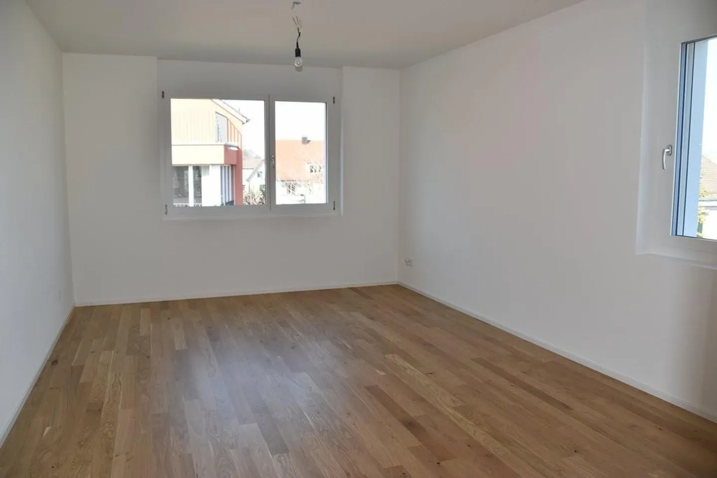 Modern, light-flooded 3.5-room apartment in Zurich Wollishofen - Photo 5 of 9