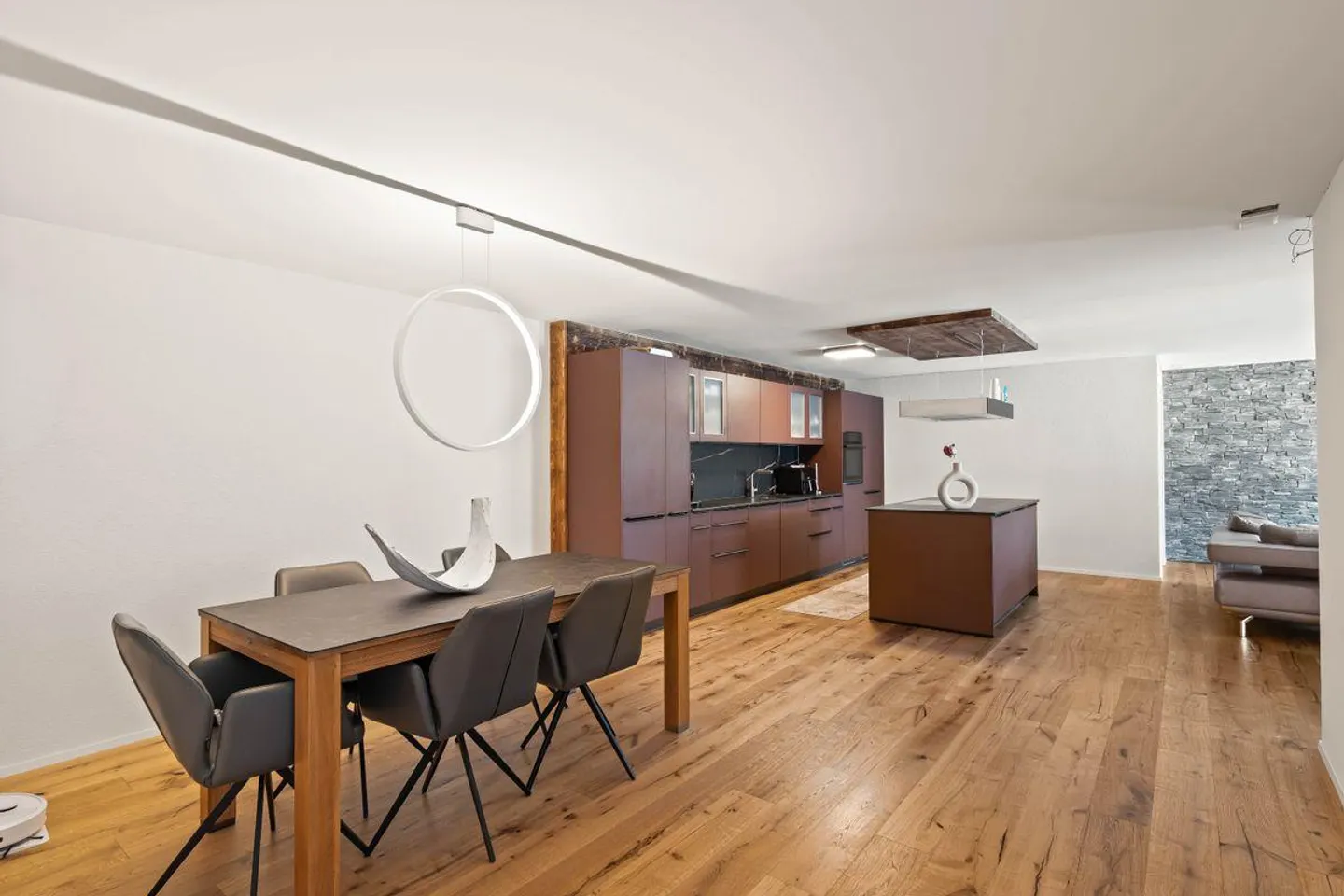 Appartamento moderno ristrutturato di 4,5 locali con 135 m² di superficie abitabile - Foto 6 di 13