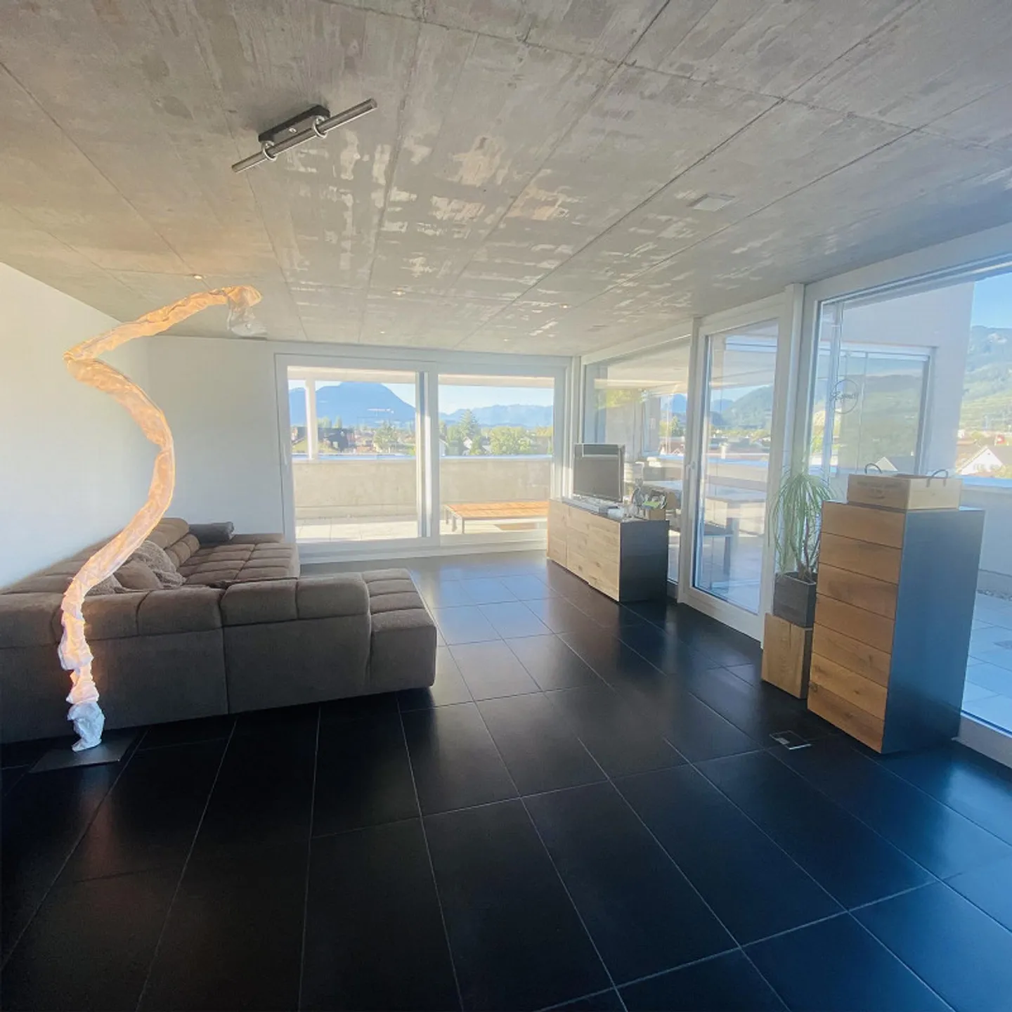 5.5 Room Attic Apartment - Photo 3 of 23