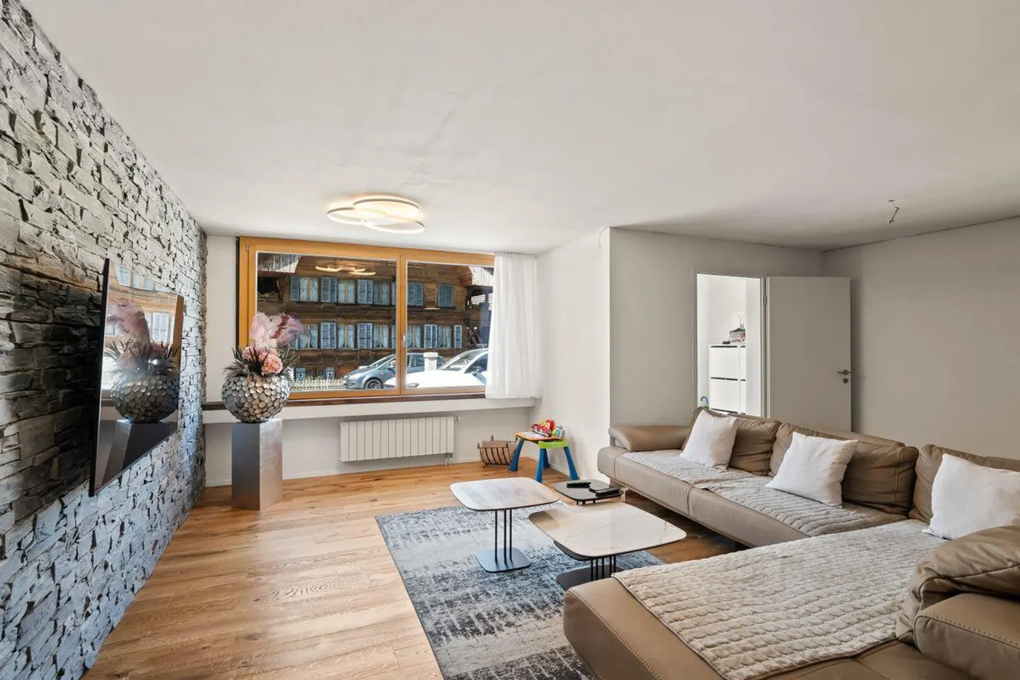 Appartamento moderno ristrutturato di 4,5 locali con 135 m² di superficie abitabile - Foto 7 di 13