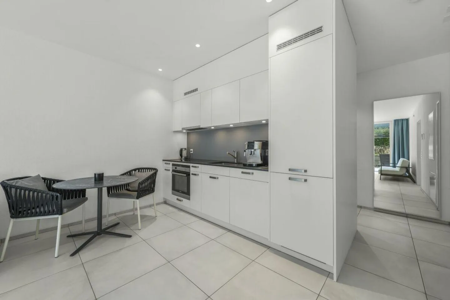 Appartement de jardin moderne, presque neuf, avec grande terrasse, à proximité immédiate du lac et de la gare - Photo 5 sur 30