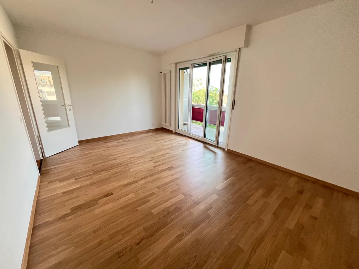 Appartement rénové avec balcon - Photo 3 sur 5