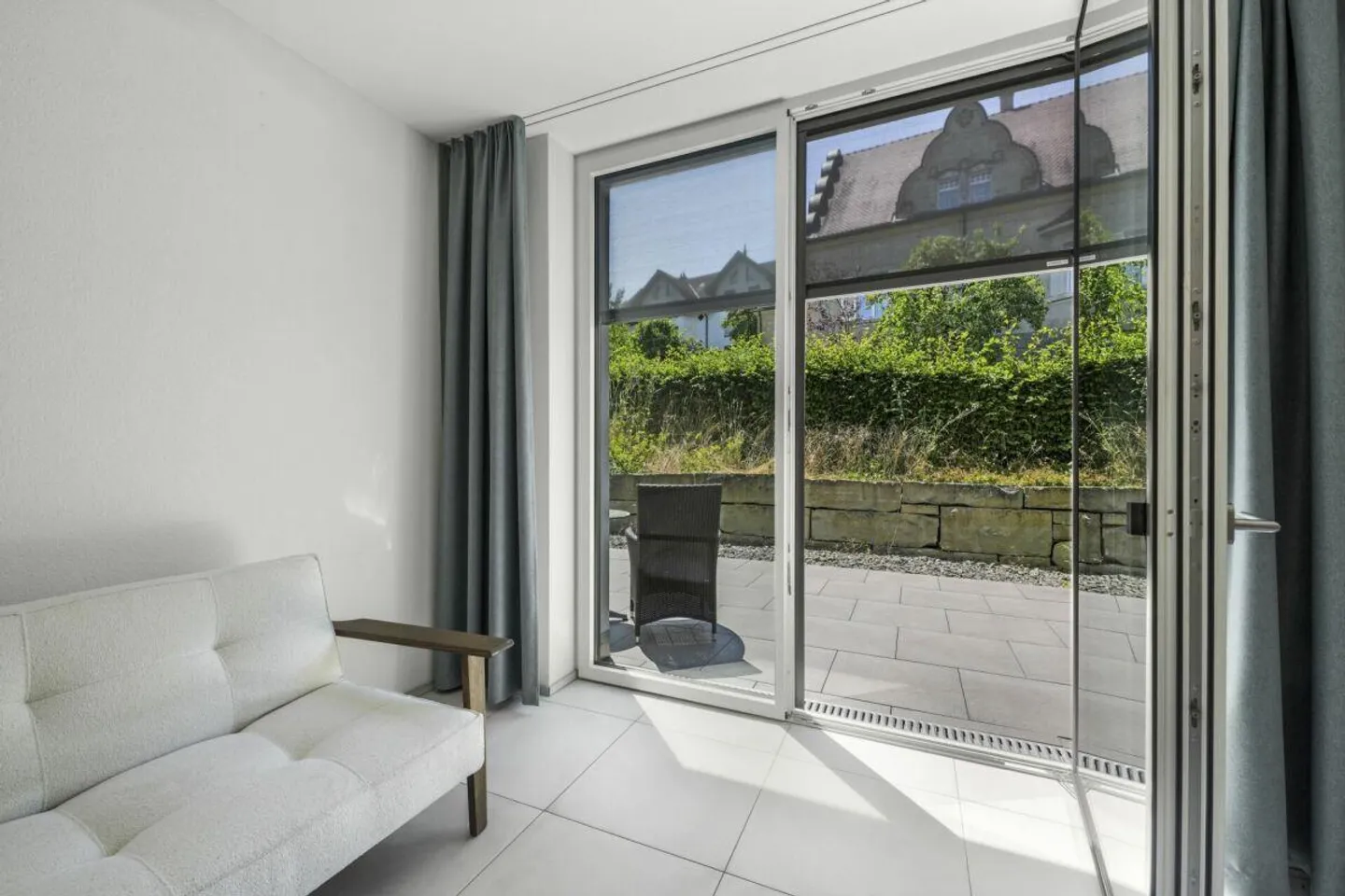 Appartement de jardin moderne, presque neuf, avec grande terrasse, à proximité immédiate du lac et de la gare - Photo 15 sur 30
