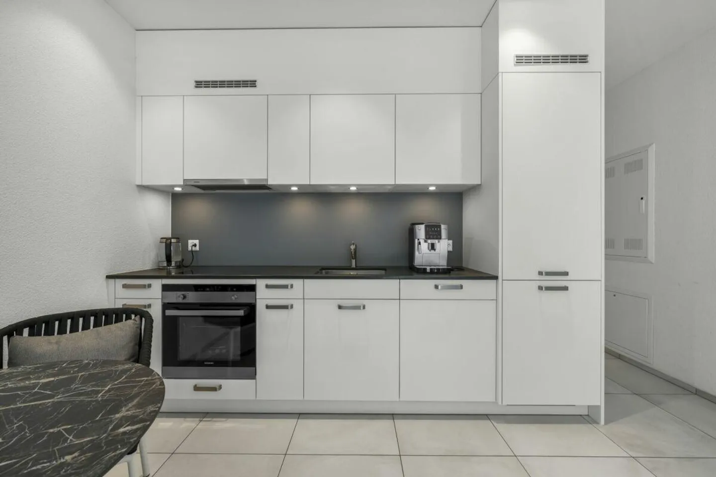 Appartement de jardin moderne, presque neuf, avec grande terrasse, à proximité immédiate du lac et de la gare - Photo 9 sur 30